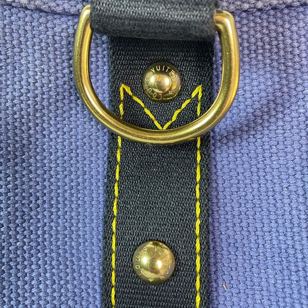 Louis Vuitton Antigua
Cabas Blue MM Tote Bag - Picture 5 of 17